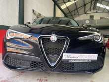 Cargar imagen en el visor de la galería, Alfa Romeo Stelvio 2.2D
