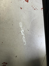 Cargar imagen en el visor de la galería, Audi E-Tron
