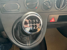 Cargar imagen en el visor de la galería, Volkswagen Trnasporter T5 2.5TDI
