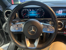 Cargar imagen en el visor de la galería, Mercedes Benz A200 AMG LINE
