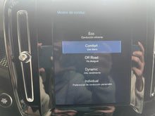 Cargar imagen en el visor de la galería, Volvo XC40 D4 AWD RDesign
