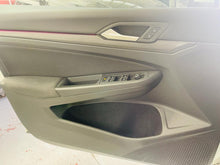 Cargar imagen en el visor de la galería, Volkswagen Golf VIII GTI Clubsport
