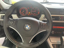 Cargar imagen en el visor de la galería, BMW 320D AUT.
