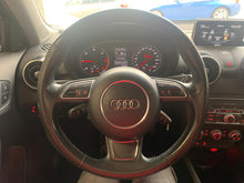 Cargar imagen en el visor de la galería, Audi A1 Sportback 1.6 TDI S-line
